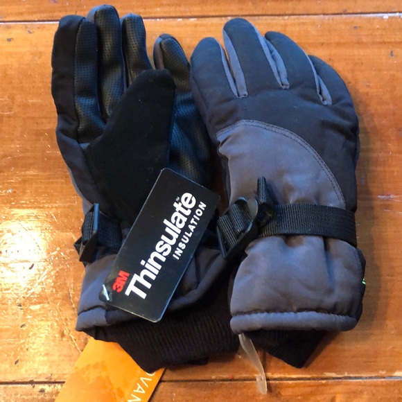 Champion Other - NWT Champion C9 Thinsulate black gloves New